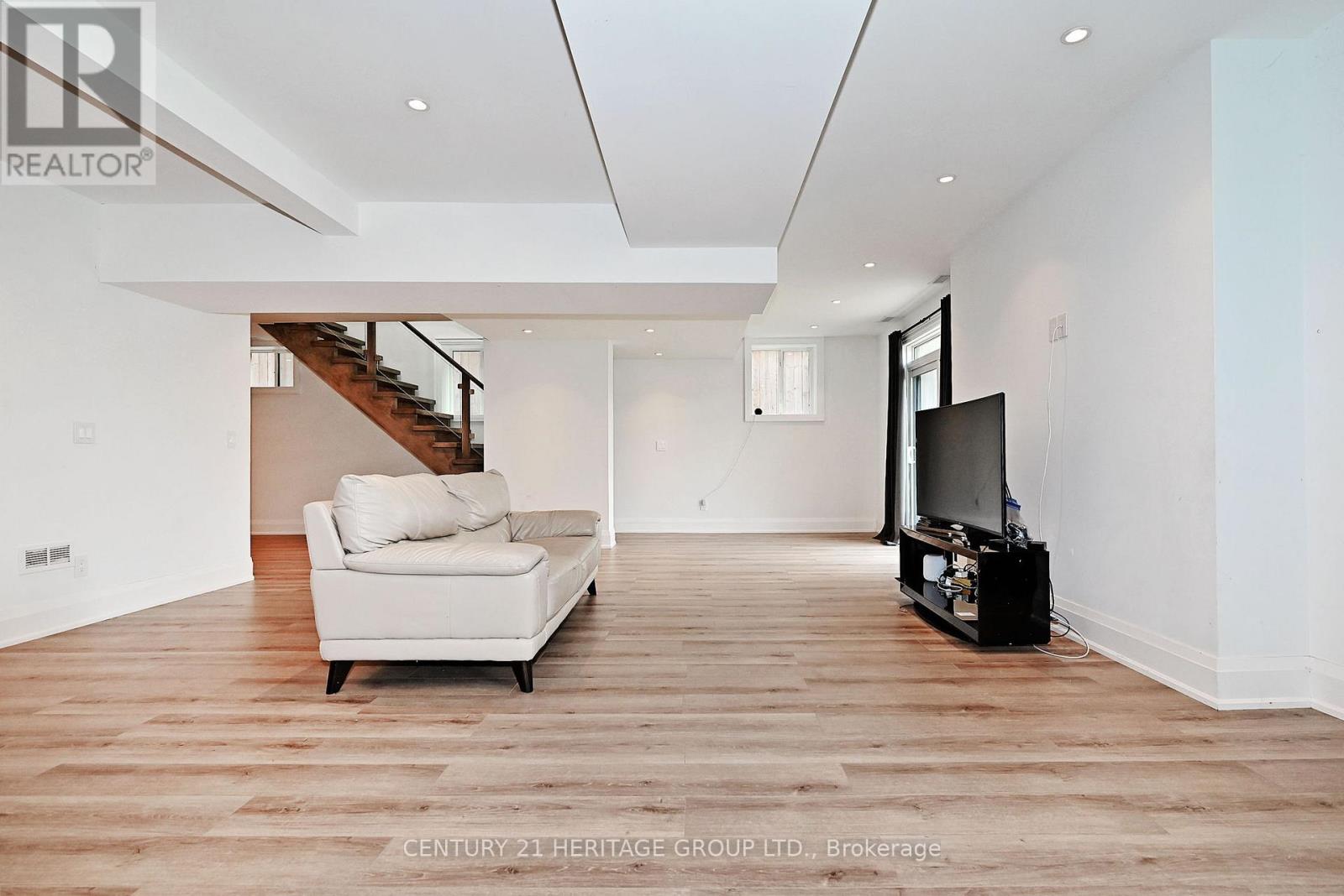 148 Church Street, Georgina, Ontario  L4P 1J5 - Photo 31 - N12656196