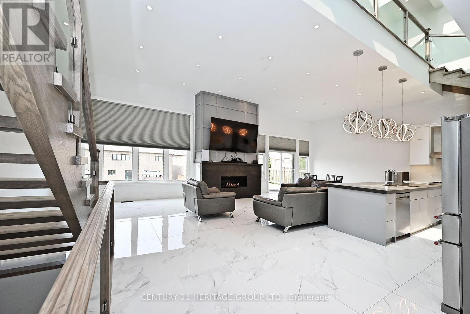 148 Church Street, Georgina, Ontario  L4P 1J5 - Photo 5 - N12656196