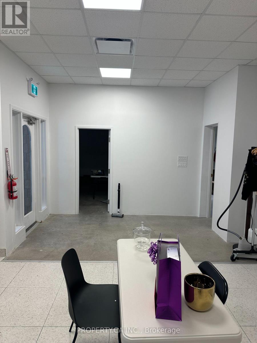 1 - 14799 Yonge Street, Aurora (Aurora Village), Ontario  L4G 1N1 - Photo 8 - N12656214