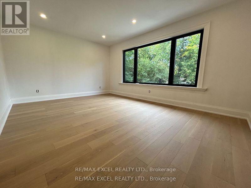 34 Raymond Avenue, Toronto, Ontario  M6S 2B3 - Photo 10 - W12656106