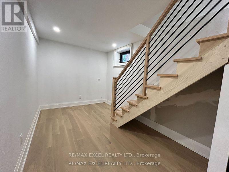 34 Raymond Avenue, Toronto, Ontario  M6S 2B3 - Photo 18 - W12656106