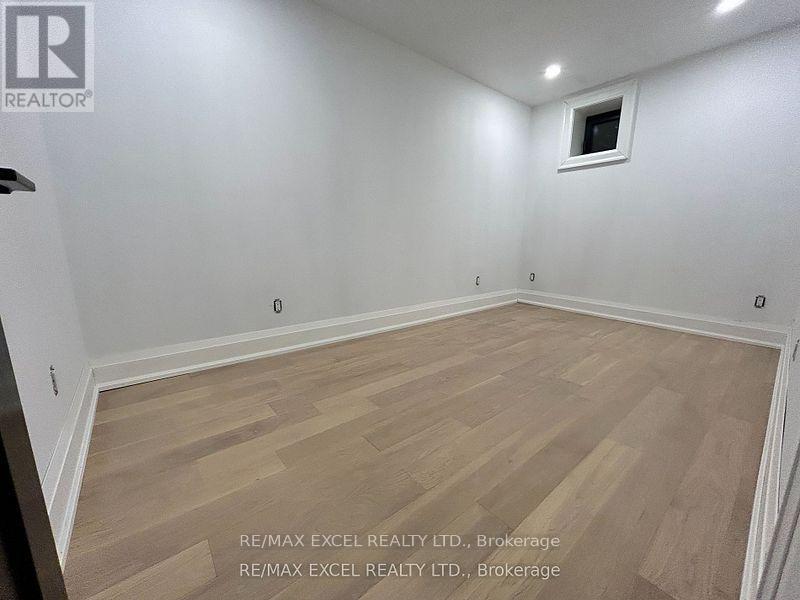 34 Raymond Avenue, Toronto, Ontario  M6S 2B3 - Photo 19 - W12656106