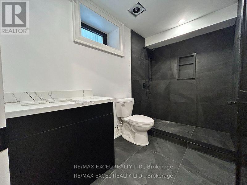 34 Raymond Avenue, Toronto, Ontario  M6S 2B3 - Photo 20 - W12656106