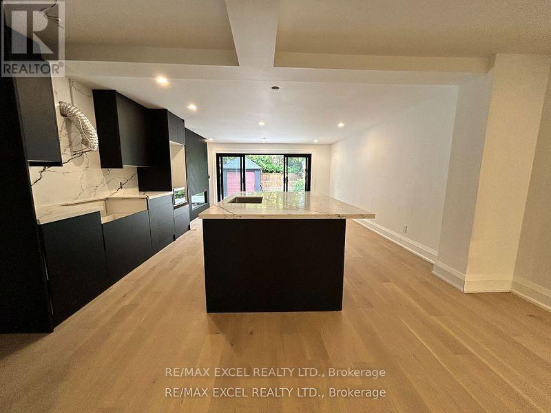 34 Raymond Avenue, Toronto, Ontario  M6S 2B3 - Photo 3 - W12656106