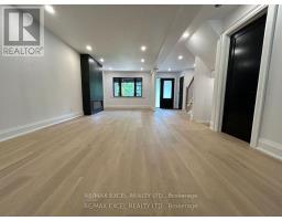 34 RAYMOND AVENUE, Toronto, Ontario