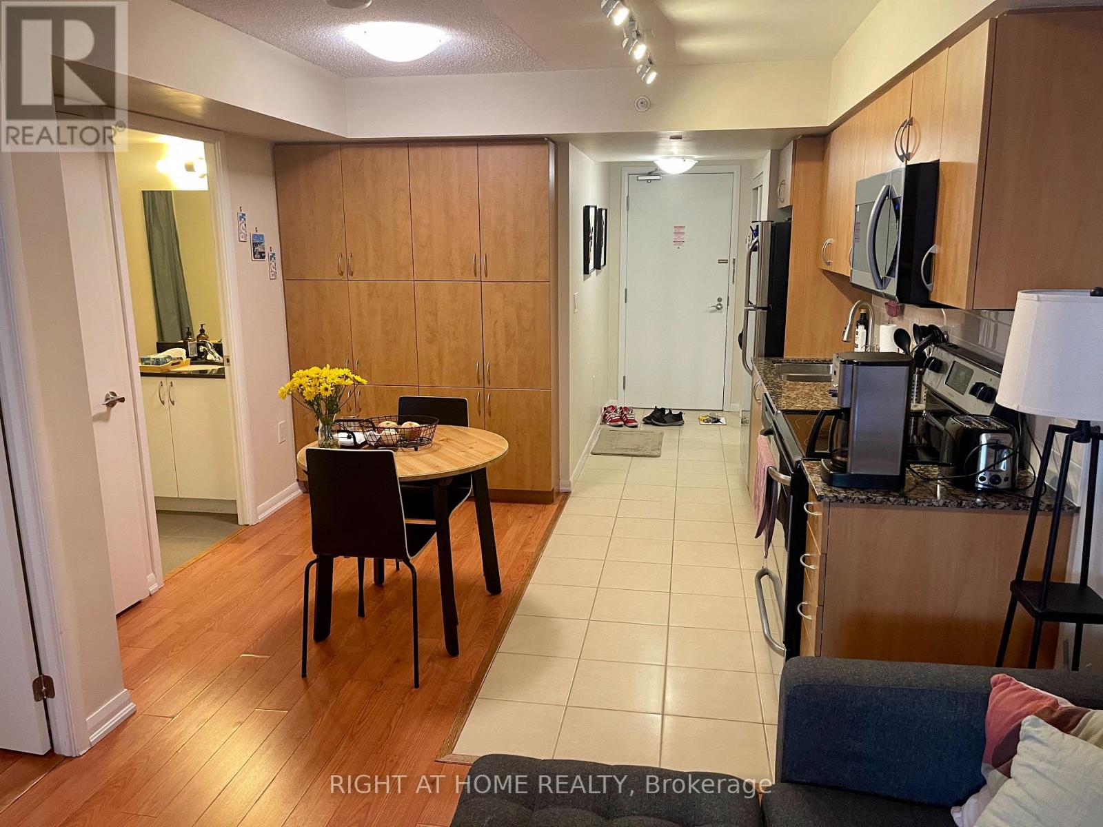 305 - 800 Lawrence Avenue, Toronto, Ontario  M6A 0B1 - Photo 4 - W12656112