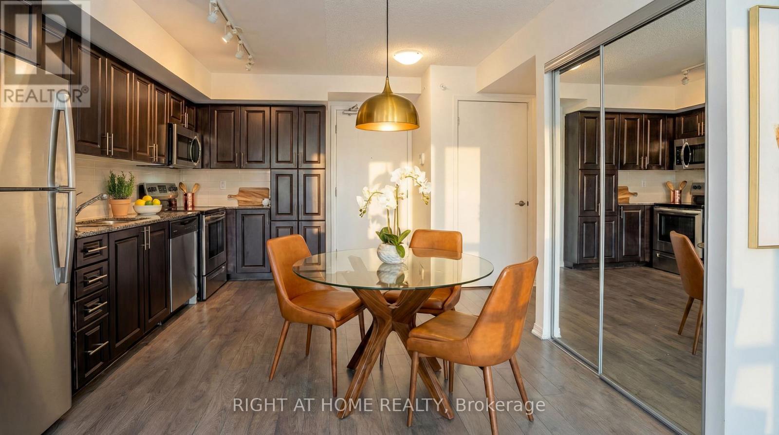 1001 - 3091 Dufferin Street, Toronto, Ontario  M6A 0C4 - Photo 4 - W12656120