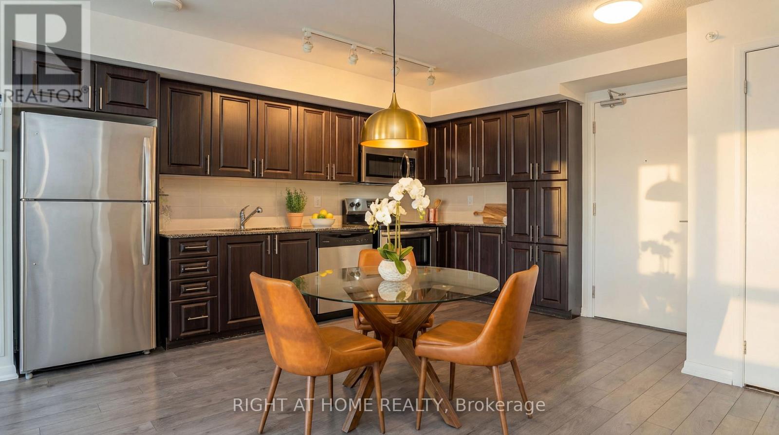 1001 - 3091 Dufferin Street, Toronto, Ontario  M6A 0C4 - Photo 5 - W12656120