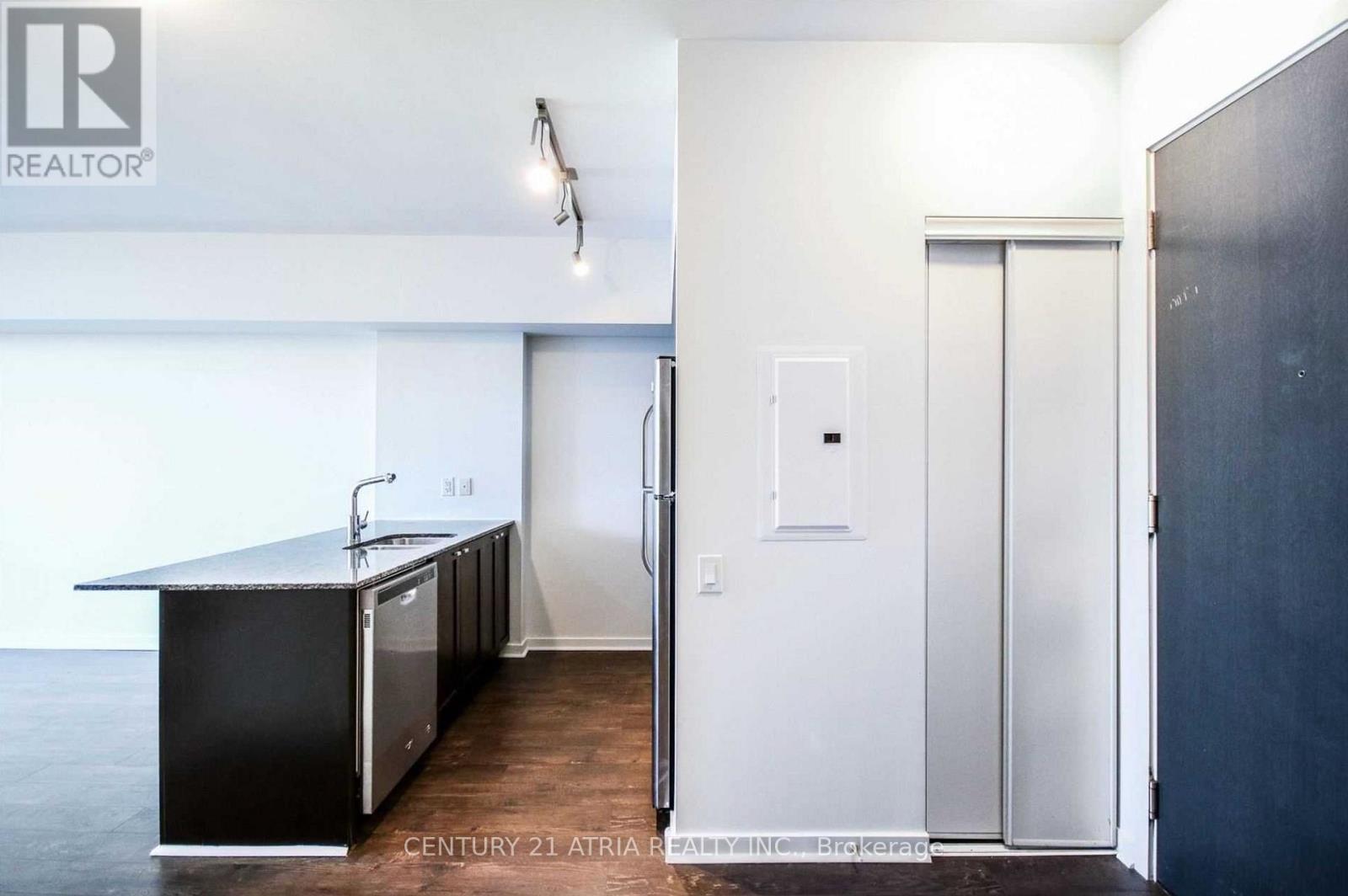 2801 - 105 The Queensway Avenue, Toronto, Ontario  M6S 5B5 - Photo 6 - W12656130