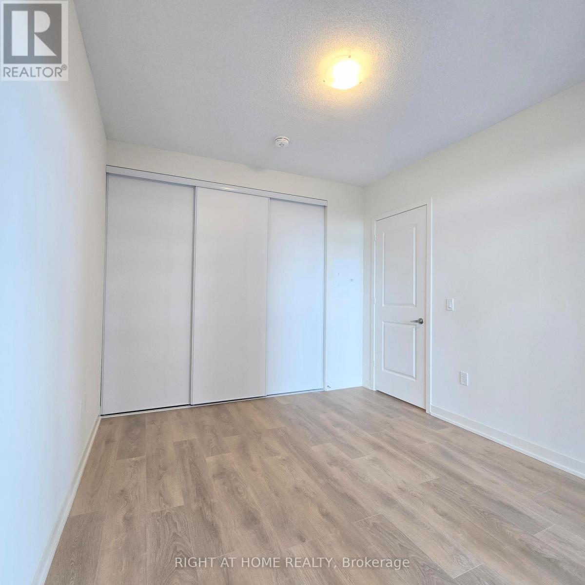 504 - 38 Annie Craig Drive, Toronto, Ontario  M8V 0G9 - Photo 11 - W12656136