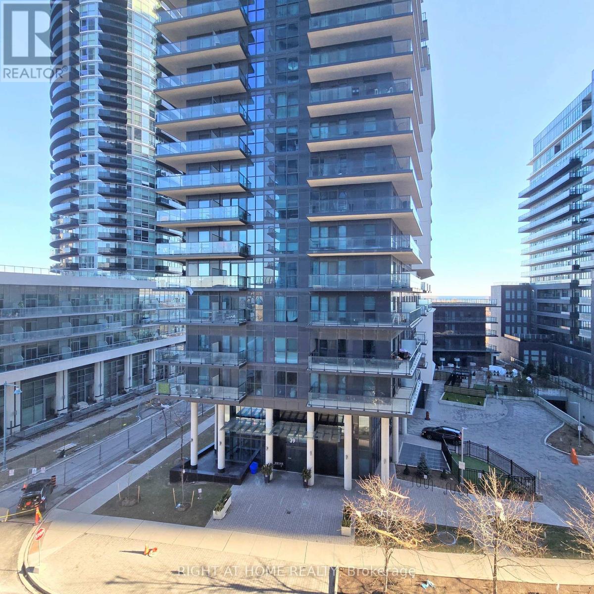 504 - 38 Annie Craig Drive, Toronto, Ontario  M8V 0G9 - Photo 15 - W12656136
