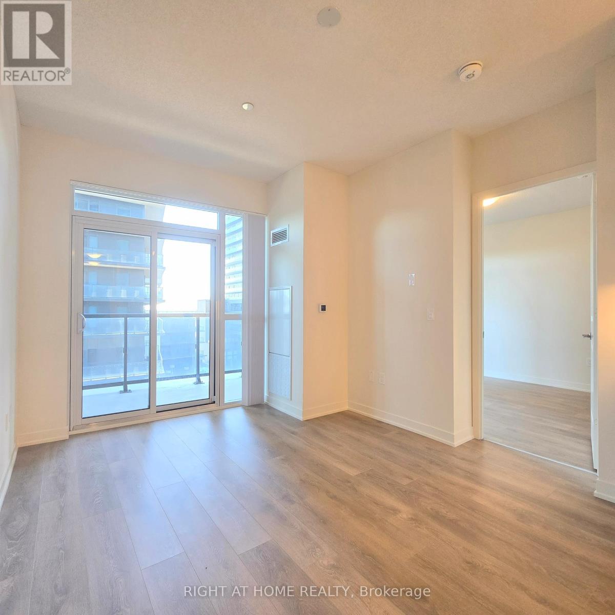 504 - 38 Annie Craig Drive, Toronto, Ontario  M8V 0G9 - Photo 8 - W12656136