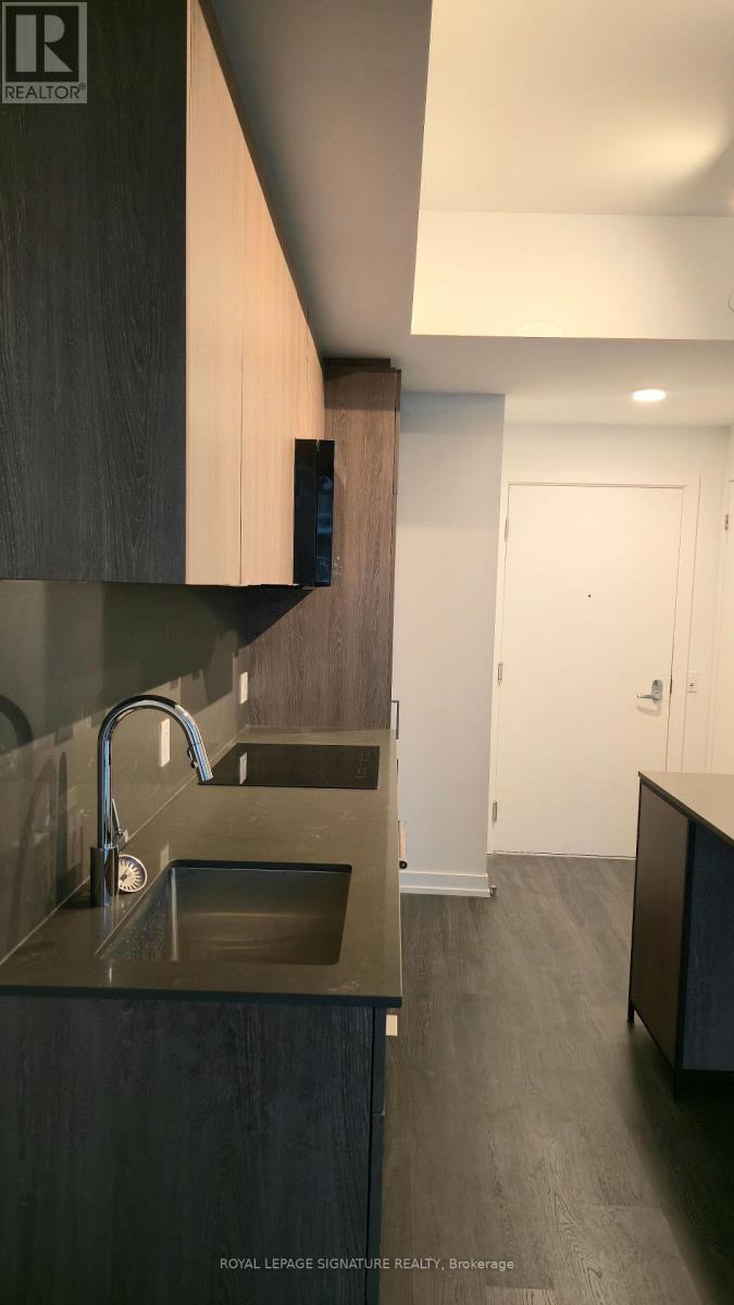 813 - 251 Masonry Way, Mississauga, Ontario  L5H 0B3 - Photo 2 - W12656150