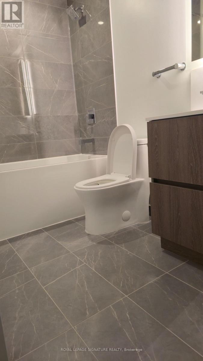 813 - 251 Masonry Way, Mississauga, Ontario  L5H 0B3 - Photo 9 - W12656150