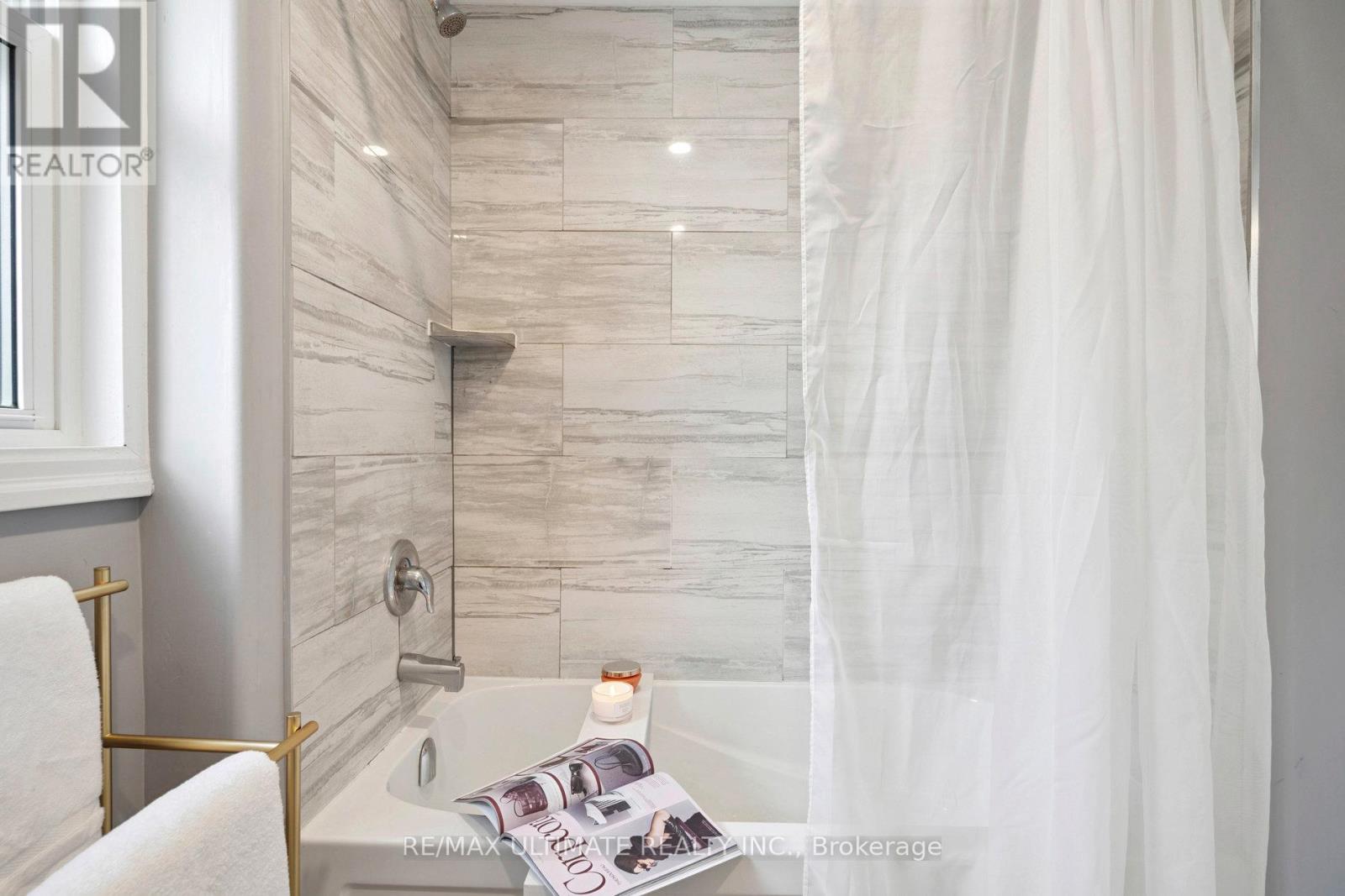 Main - 542 Glen Park Avenue, Toronto, Ontario  M6B 2G3 - Photo 21 - W12656184