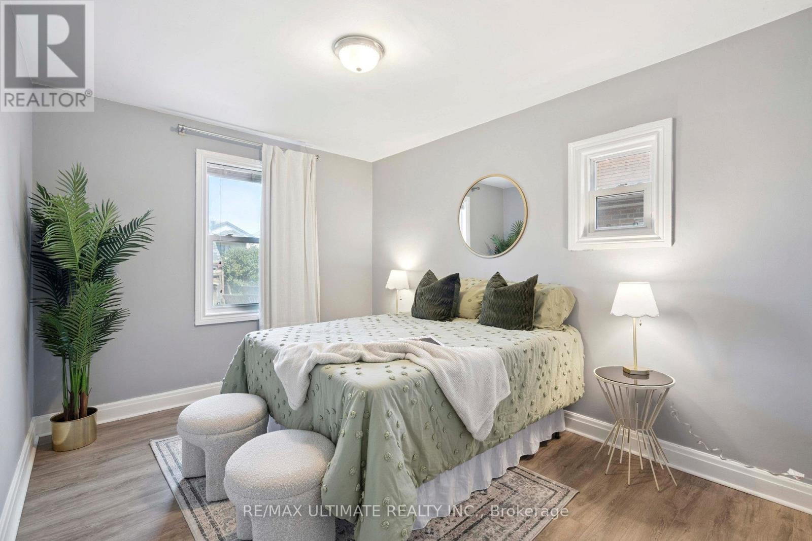 Main - 542 Glen Park Avenue, Toronto, Ontario  M6B 2G3 - Photo 23 - W12656184