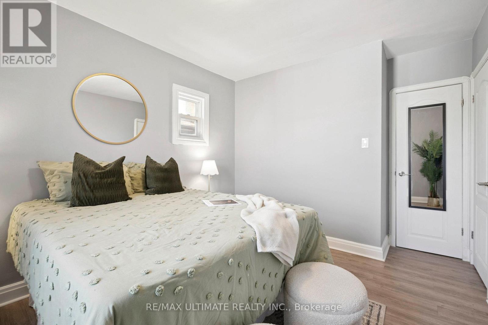 Main - 542 Glen Park Avenue, Toronto, Ontario  M6B 2G3 - Photo 25 - W12656184