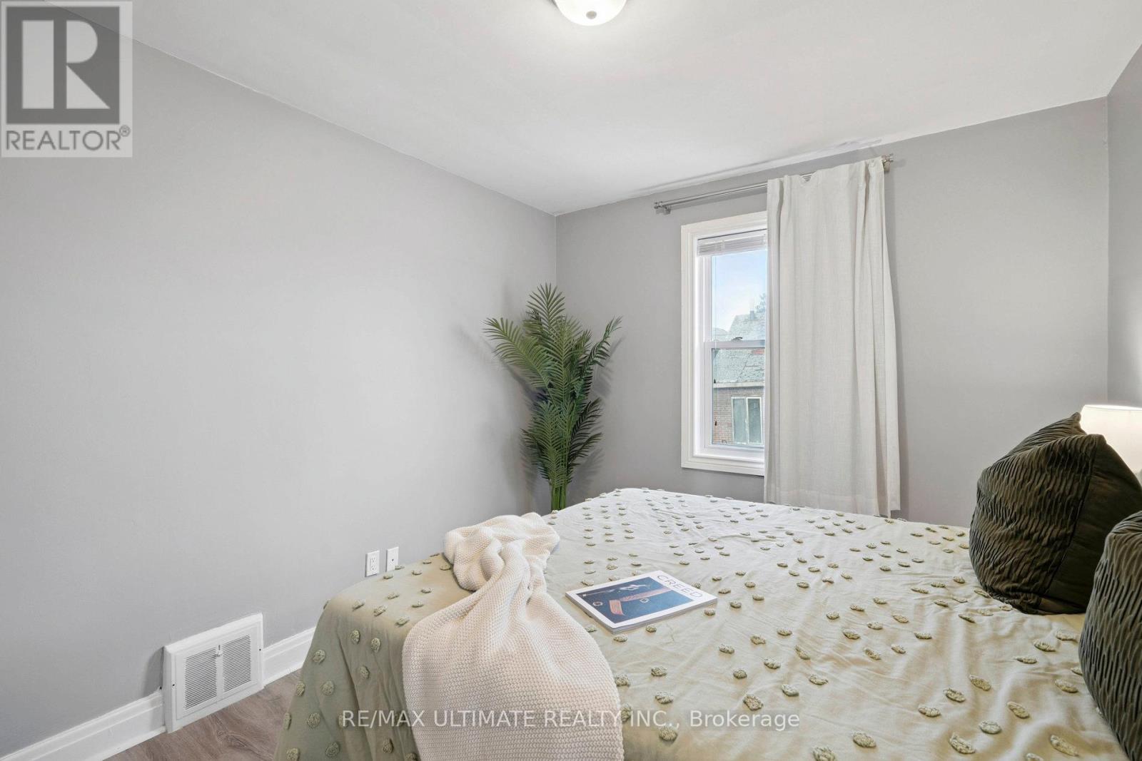 Main - 542 Glen Park Avenue, Toronto, Ontario  M6B 2G3 - Photo 26 - W12656184