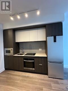 1612 - 395 Square One Drive, Mississauga, Ontario  L5B 0P6 - Photo 14 - W12656190