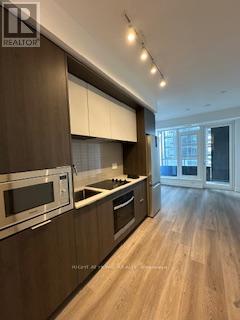 1612 - 395 Square One Drive, Mississauga, Ontario  L5B 0P6 - Photo 15 - W12656190