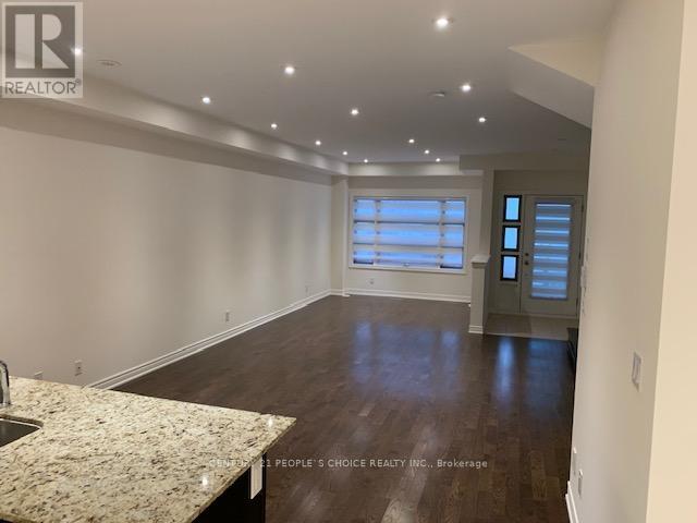 56 - 2460 Prince Michael Drive, Oakville, Ontario  L6H 0G8 - Photo 2 - W12656200