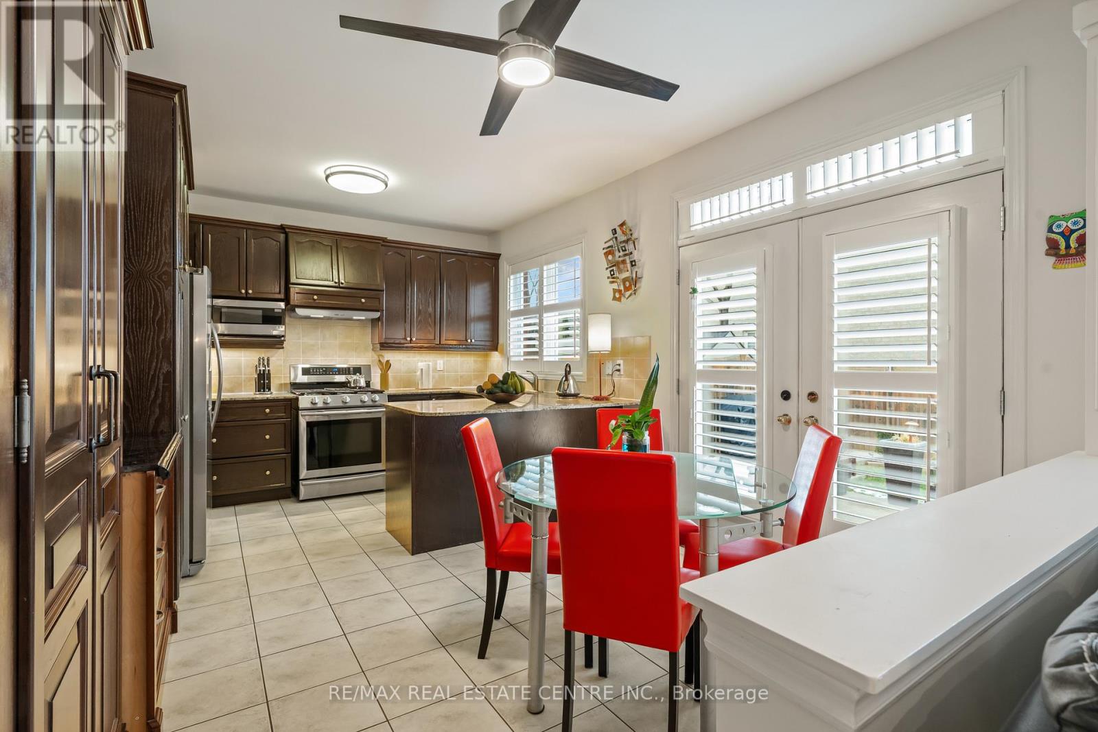 15 Helman Road, Brampton, Ontario  L6R 0R7 - Photo 10 - W12656210