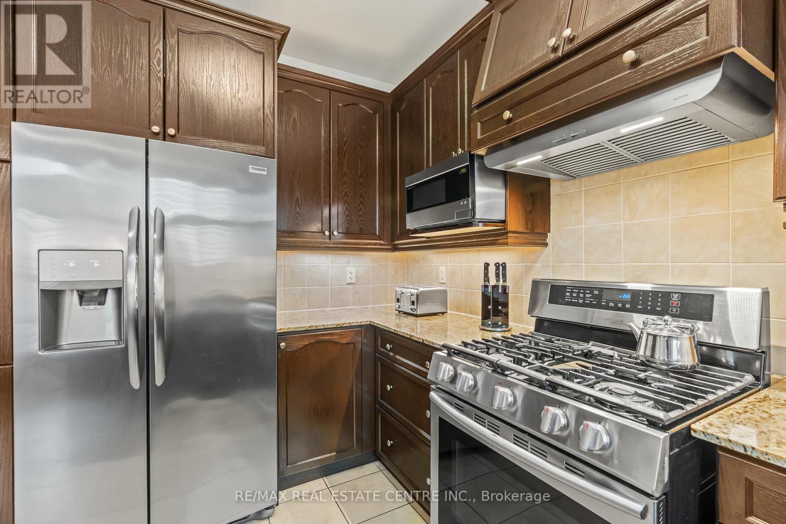 15 Helman Road, Brampton, Ontario  L6R 0R7 - Photo 13 - W12656210