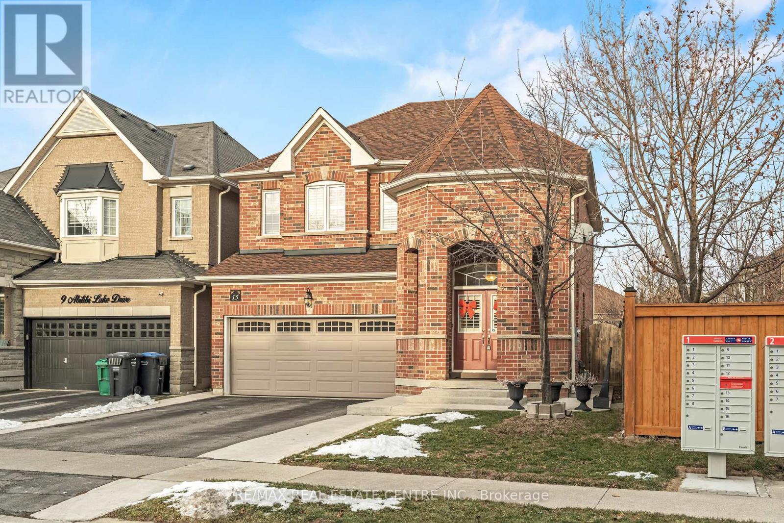 15 Helman Road, Brampton, Ontario  L6R 0R7 - Photo 2 - W12656210