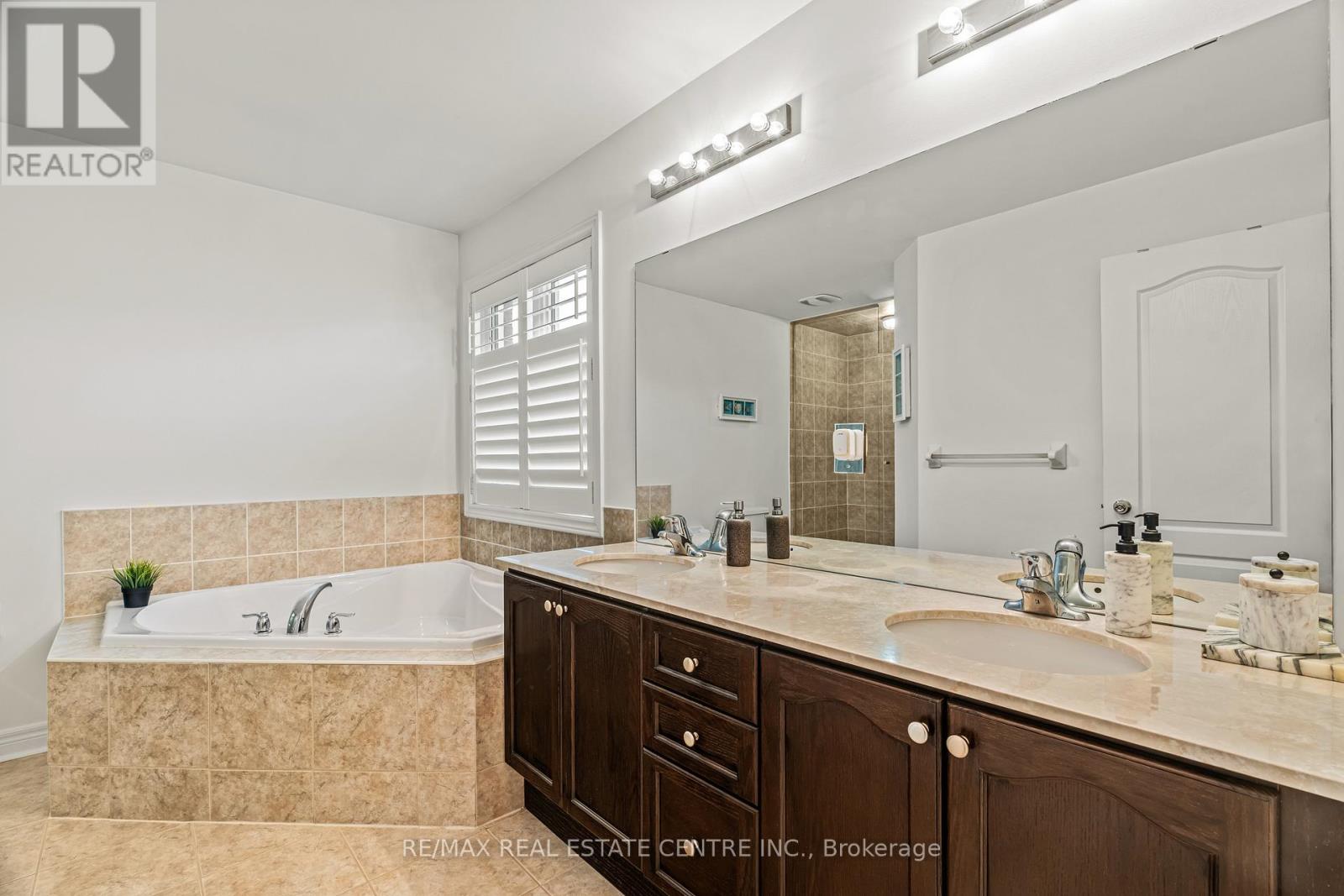 15 Helman Road, Brampton, Ontario  L6R 0R7 - Photo 22 - W12656210