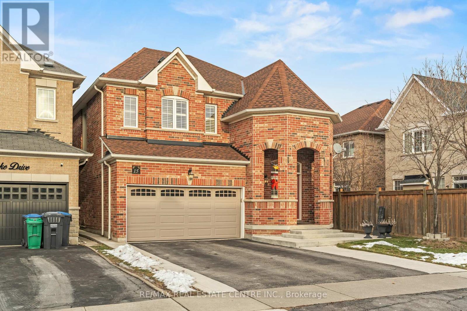 15 Helman Road, Brampton, Ontario  L6R 0R7 - Photo 3 - W12656210