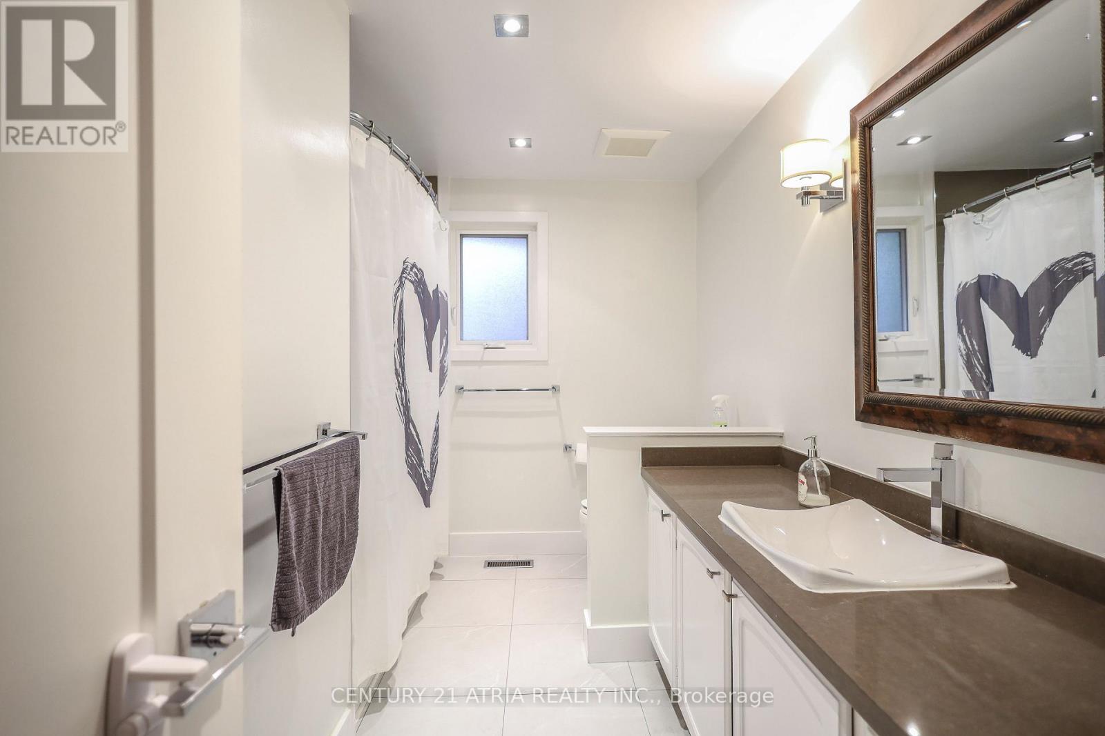 2750 Barnstone Crescent, Mississauga, Ontario  L5K 2C1 - Photo 25 - W12656220