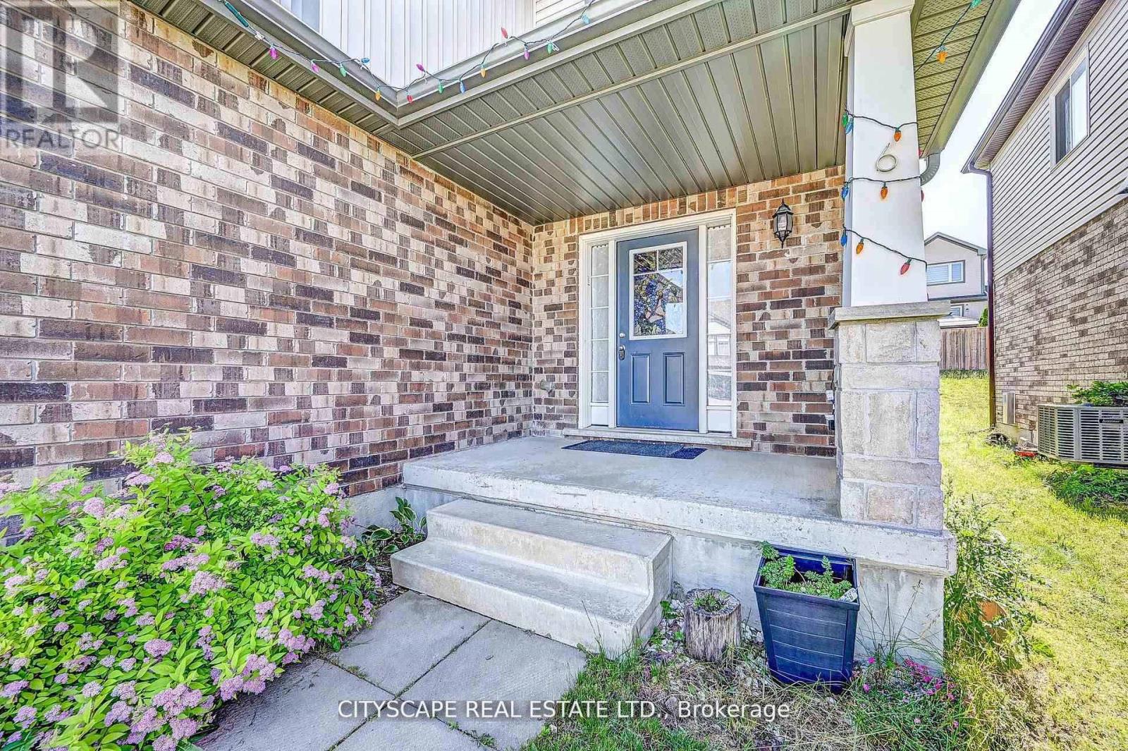 6 Castlebay Street, Kitchener, Ontario  N2R 0G5 - Photo 3 - X12656140