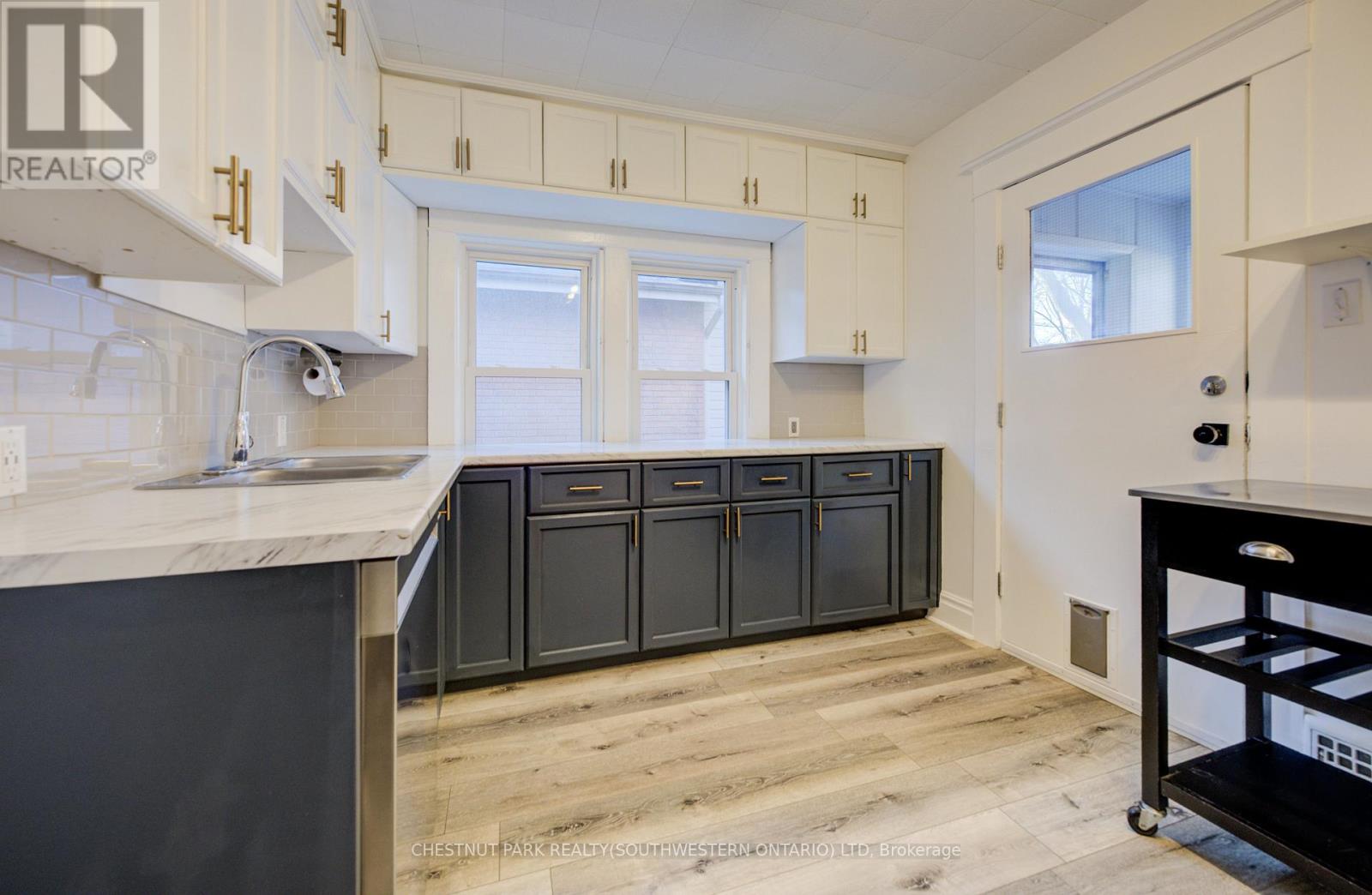 15 Troy Street, Kitchener, Ontario  N2H 1L7 - Photo 15 - X12656166