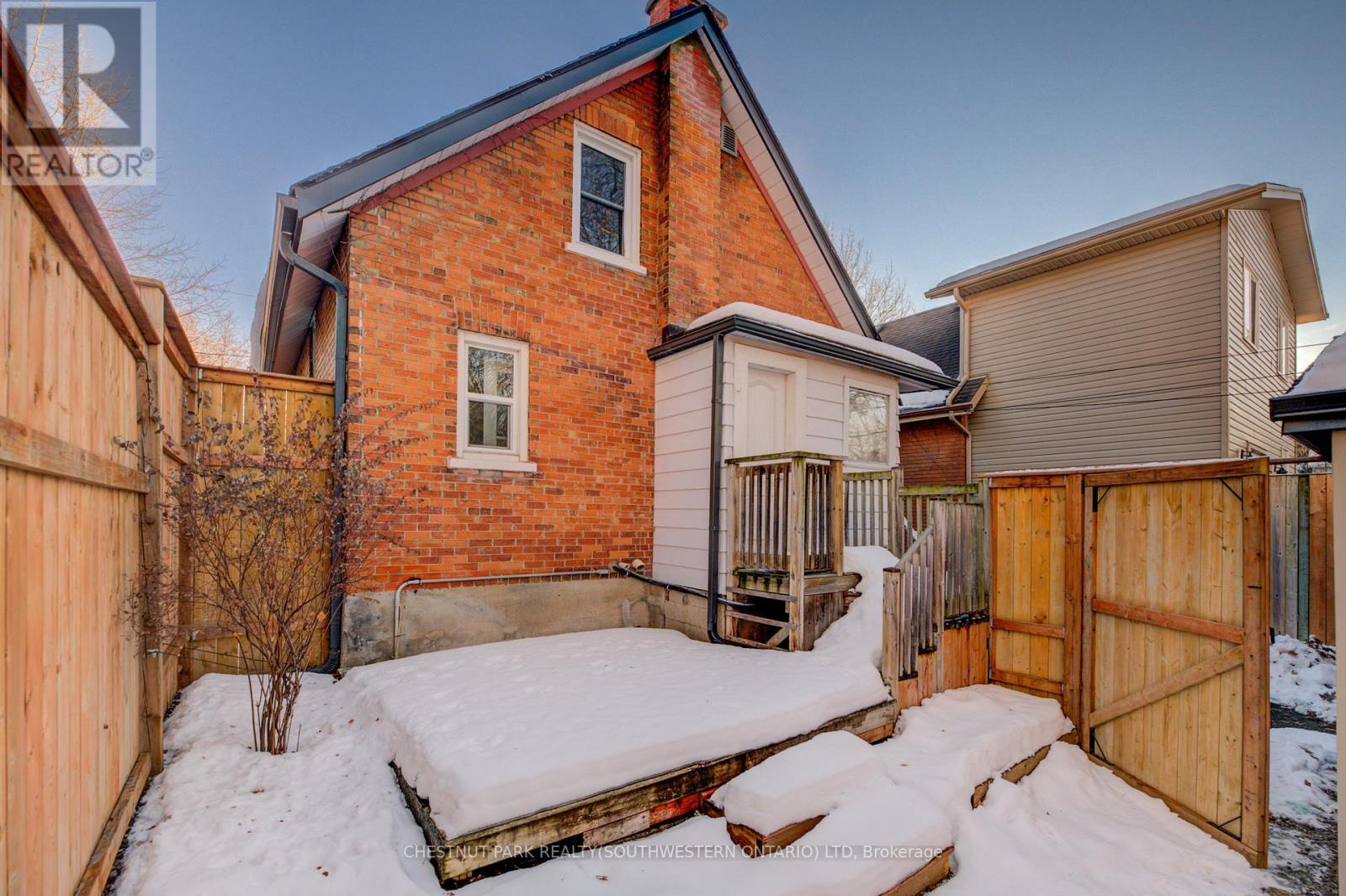 15 Troy Street, Kitchener, Ontario  N2H 1L7 - Photo 32 - X12656166