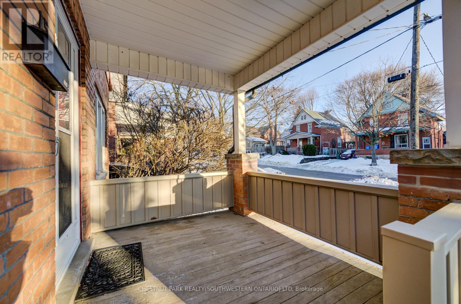 15 Troy Street, Kitchener, Ontario  N2H 1L7 - Photo 4 - X12656166