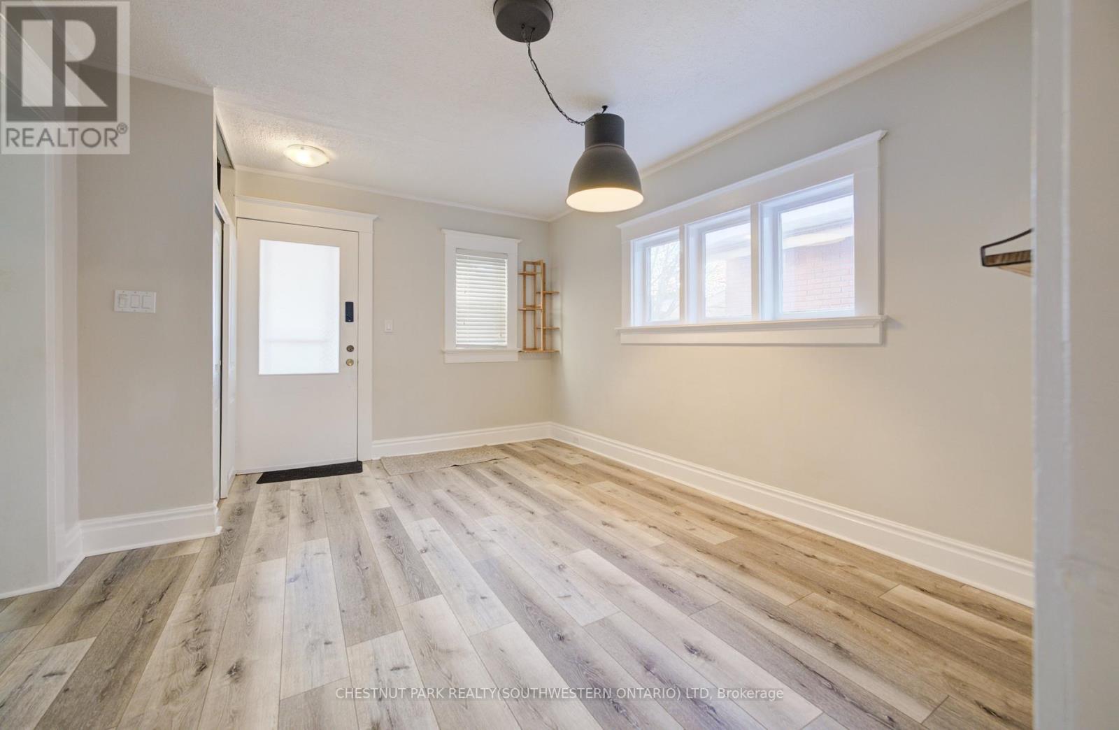 15 Troy Street, Kitchener, Ontario  N2H 1L7 - Photo 6 - X12656166