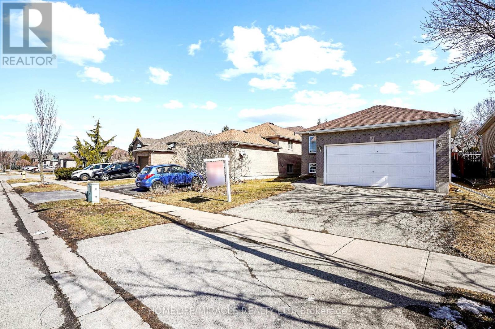 8 Bradley Lane, Brantford, Ontario  N3T 6R5 - Photo 2 - X12656192