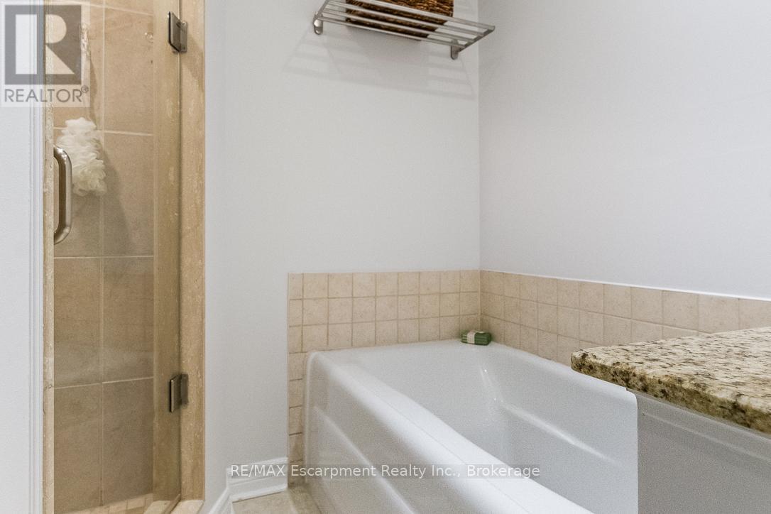 68 Glenmanor Drive N, Oakville, Ontario  L6K 2B4 - Photo 27 - W12656274