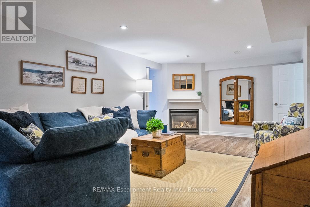 68 Glenmanor Drive N, Oakville, Ontario  L6K 2B4 - Photo 32 - W12656274