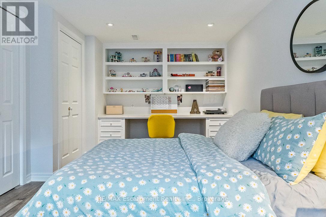 68 Glenmanor Drive N, Oakville, Ontario  L6K 2B4 - Photo 35 - W12656274