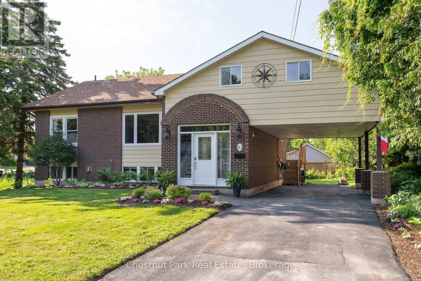 10 Water Street, Collingwood, Ontario  L9Y 4P1 - Photo 2 - S12656262