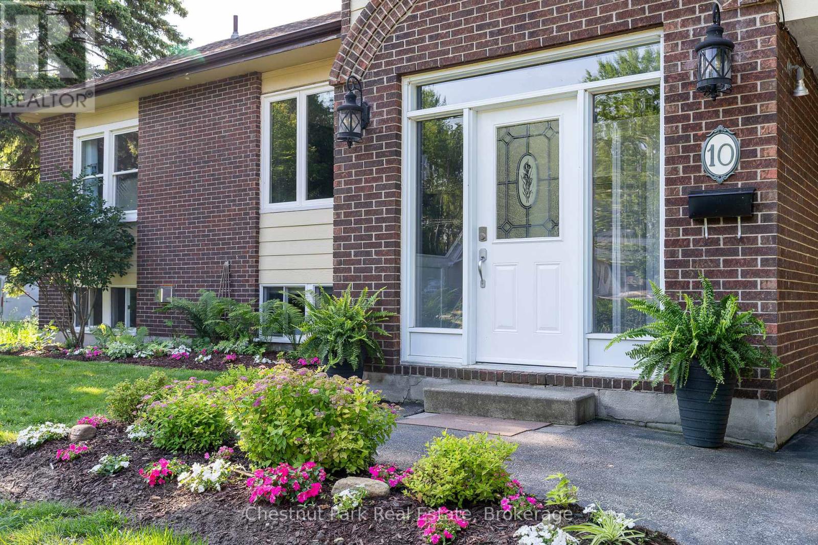 10 Water Street, Collingwood, Ontario  L9Y 4P1 - Photo 3 - S12656262