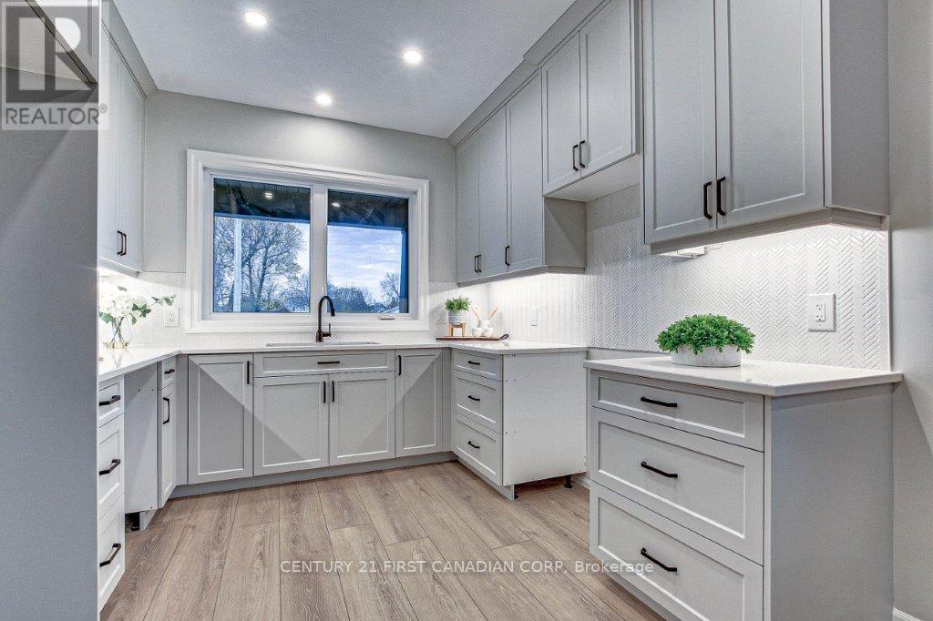 163 Elgin Avenue E, Goderich, Ontario  N7A 1K7 - Photo 7 - X12215703