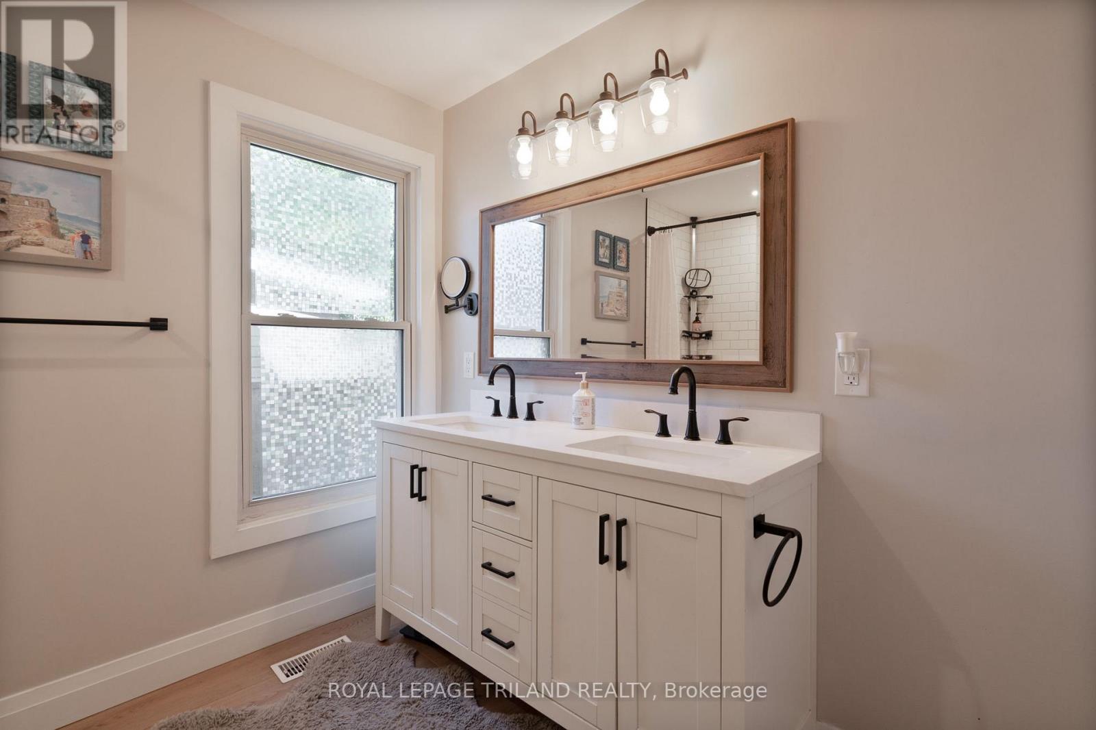 3 Henry Street, London East, Ontario  N6B 2L6 - Photo 16 - X12443100