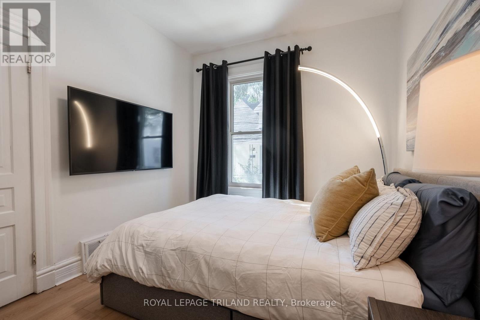 3 Henry Street, London East, Ontario  N6B 2L6 - Photo 13 - X12443100