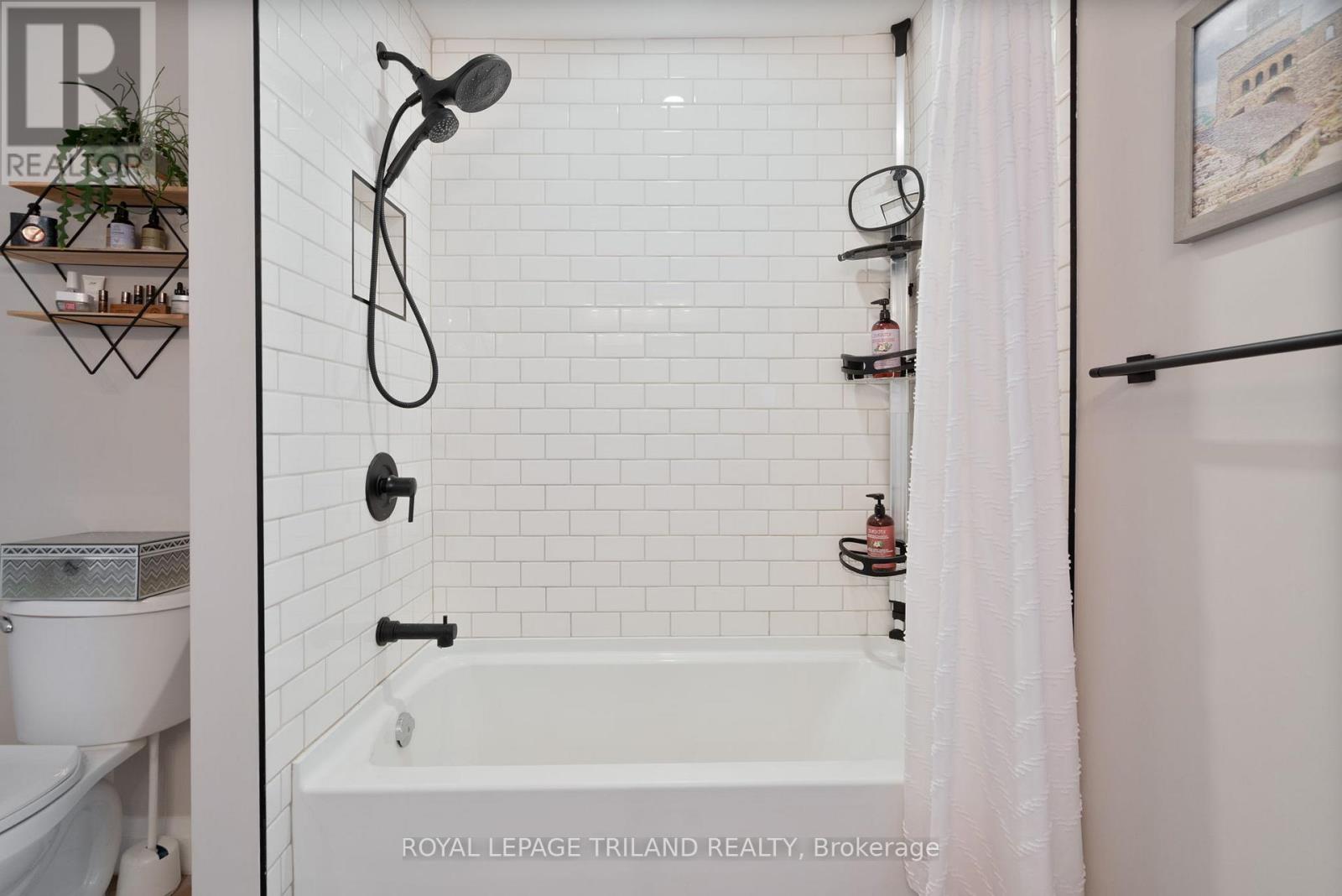 3 Henry Street, London East, Ontario  N6B 2L6 - Photo 17 - X12443100