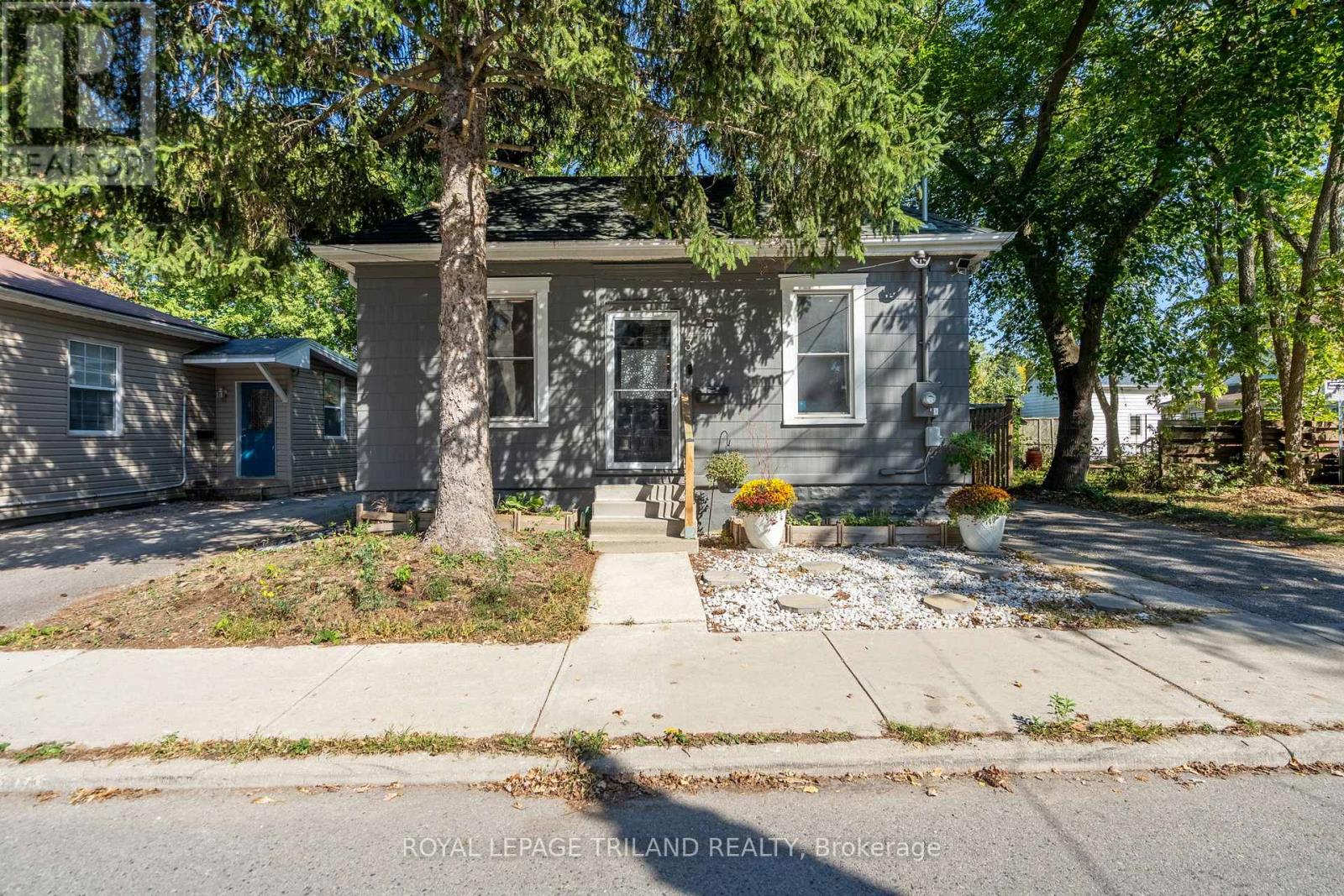 3 Henry Street, London East, Ontario  N6B 2L6 - Photo 2 - X12443100