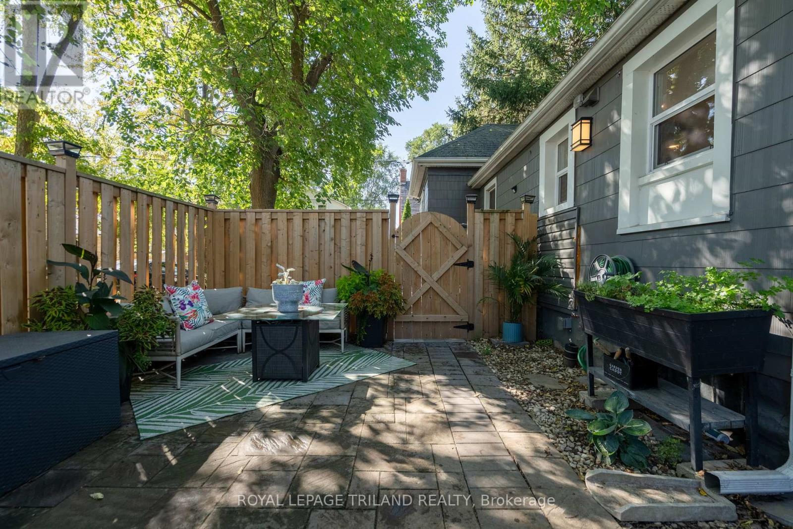 3 Henry Street, London East, Ontario  N6B 2L6 - Photo 4 - X12443100