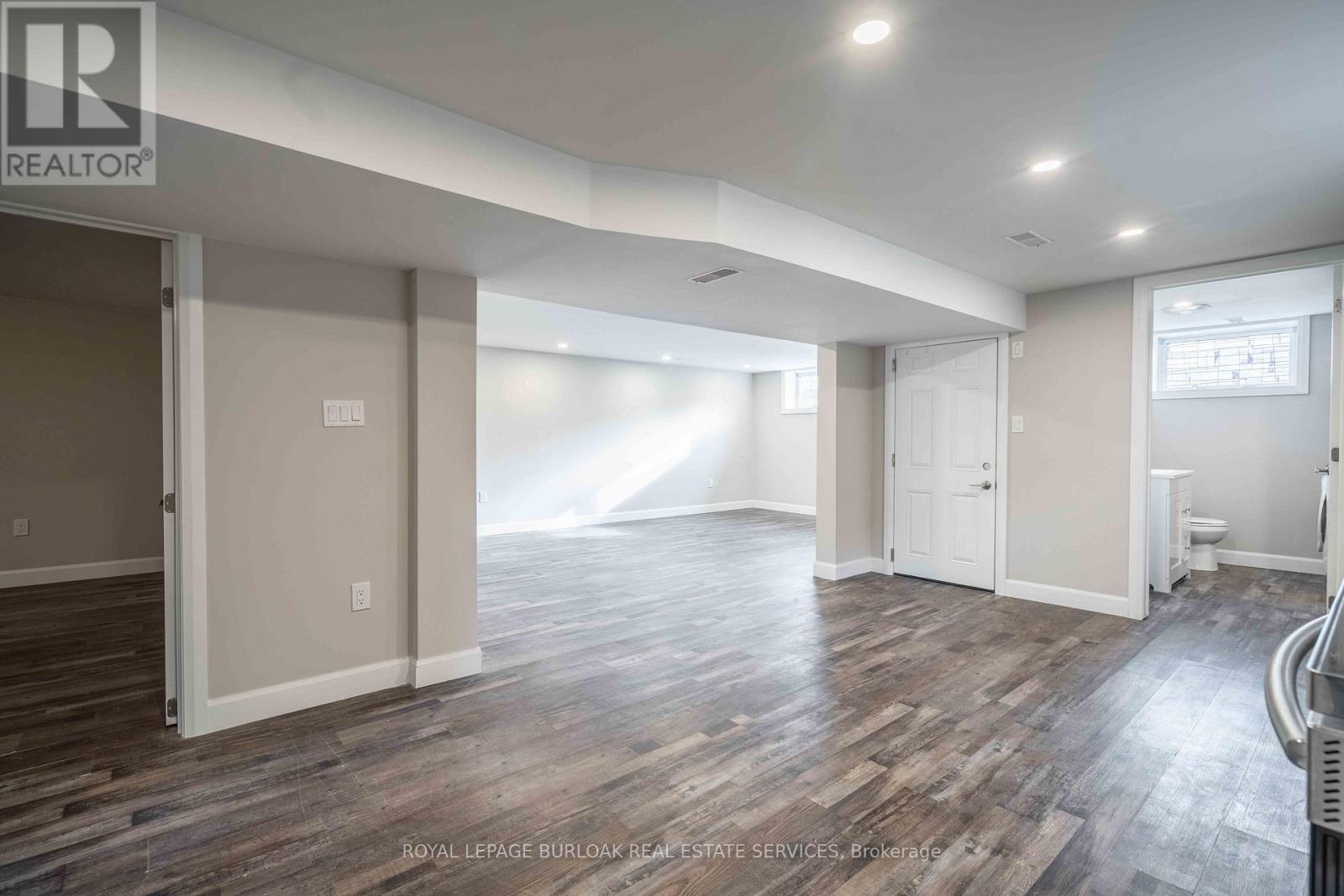 Lower - 4 Starlight Court, Hamilton, Ontario  L8K 4C8 - Photo 6 - X12516126