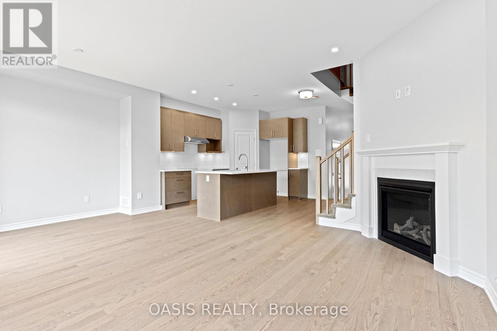 797 Antonio Farley Street, Ottawa, Ontario  K4A 5N3 - Photo 5 - X12411580